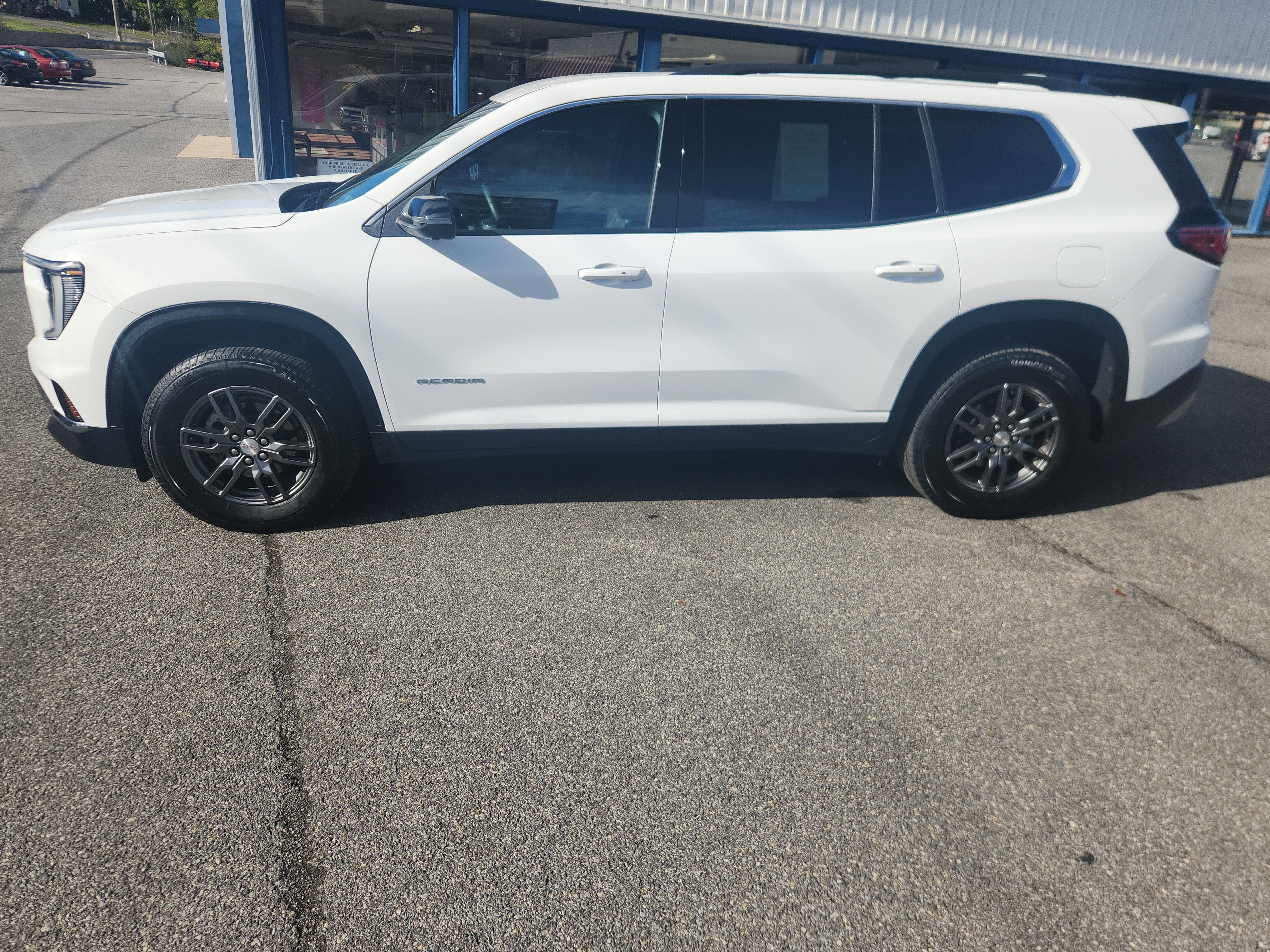 2025 GMC Acadia Elevation