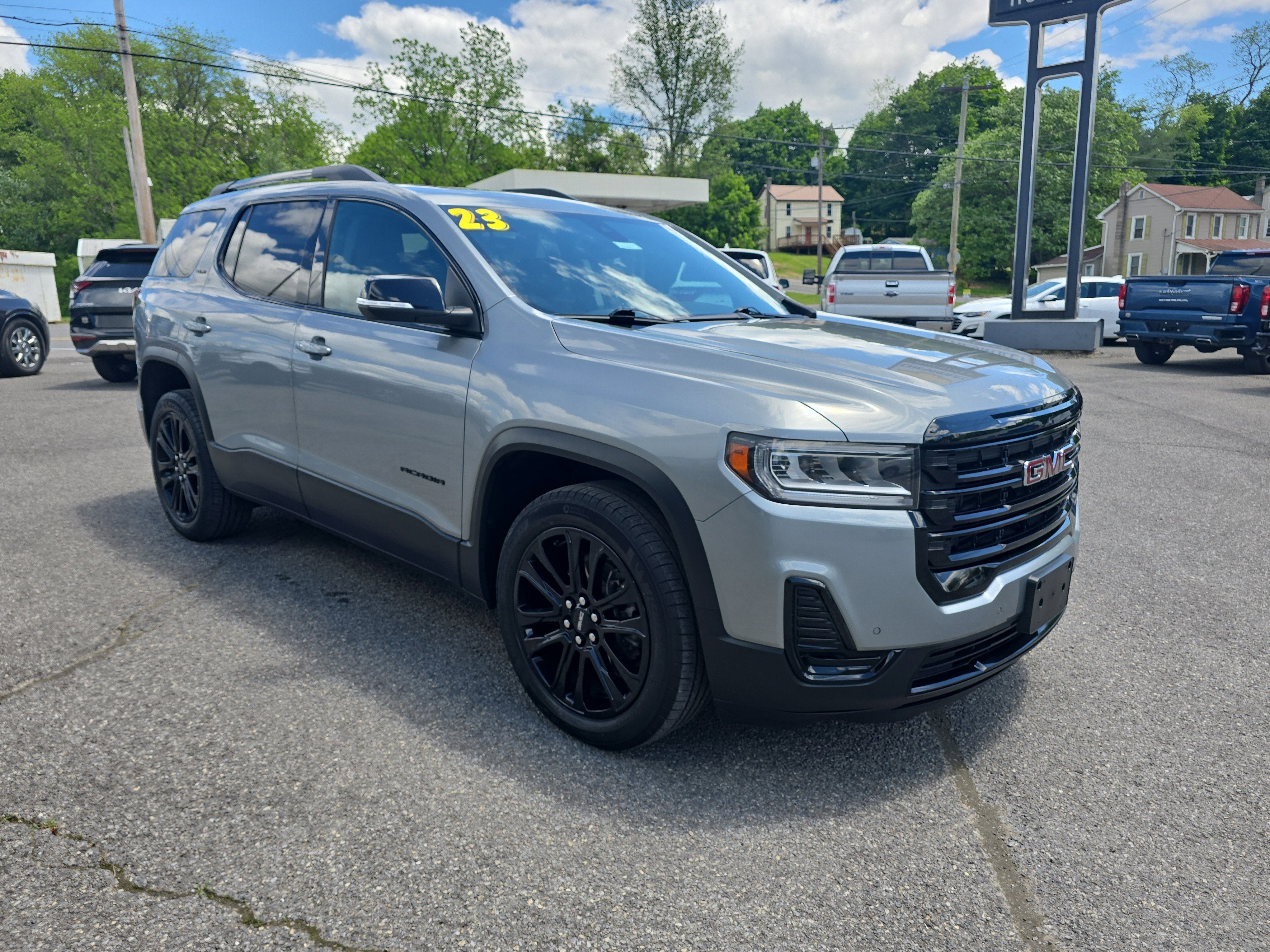 2023 GMC Acadia SLE