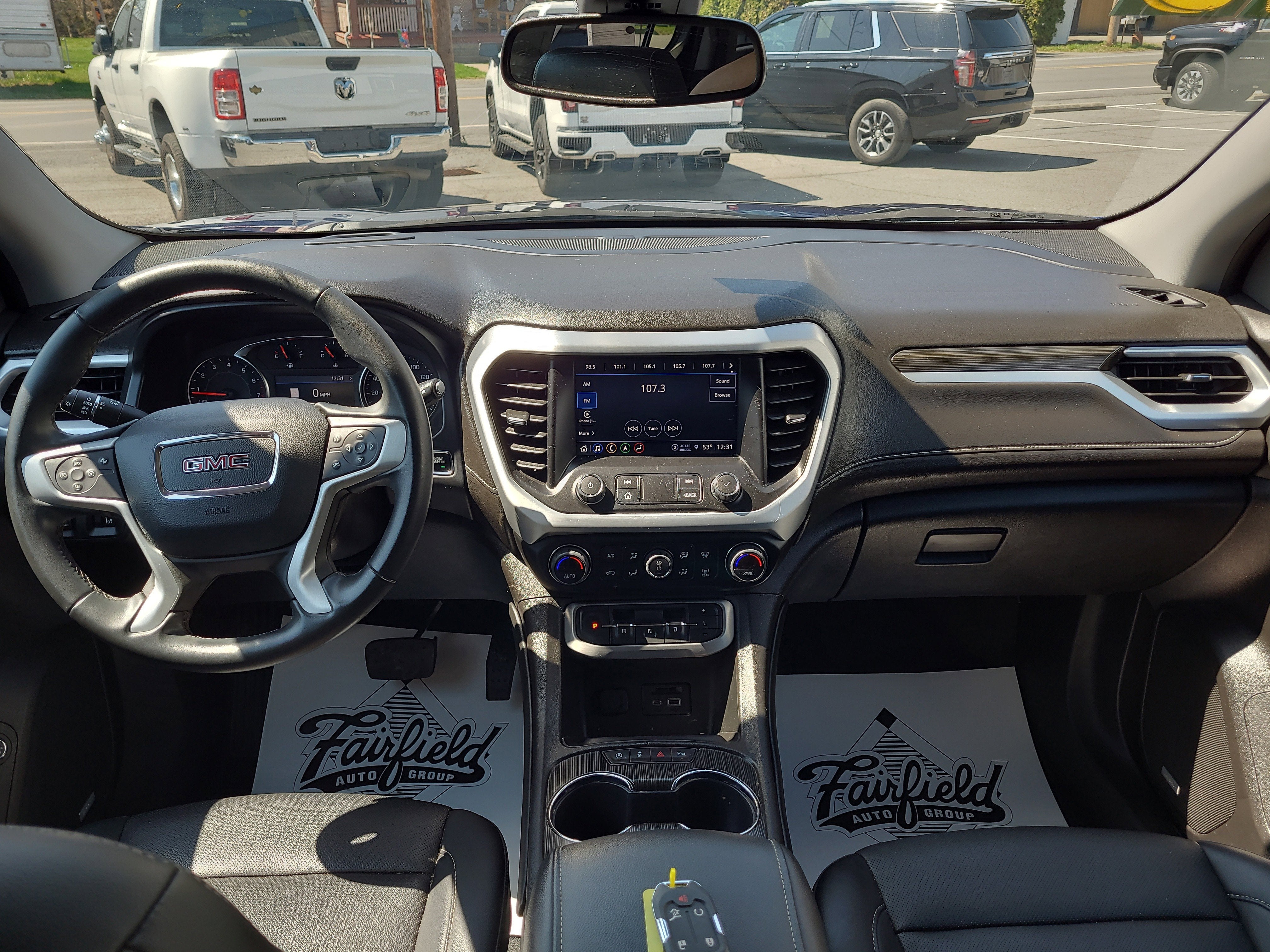 2023 GMC Acadia SLT