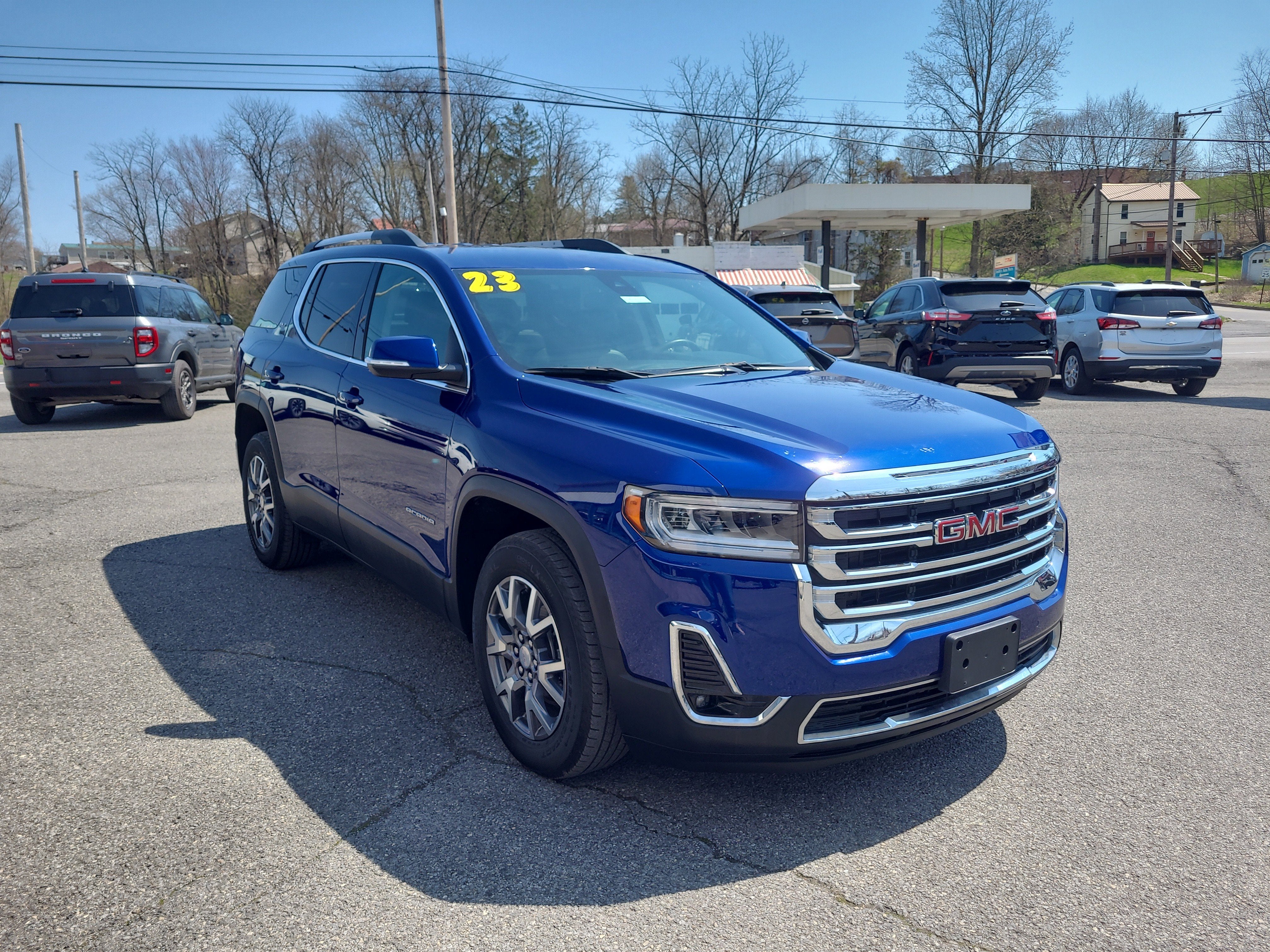 2023 GMC Acadia SLT