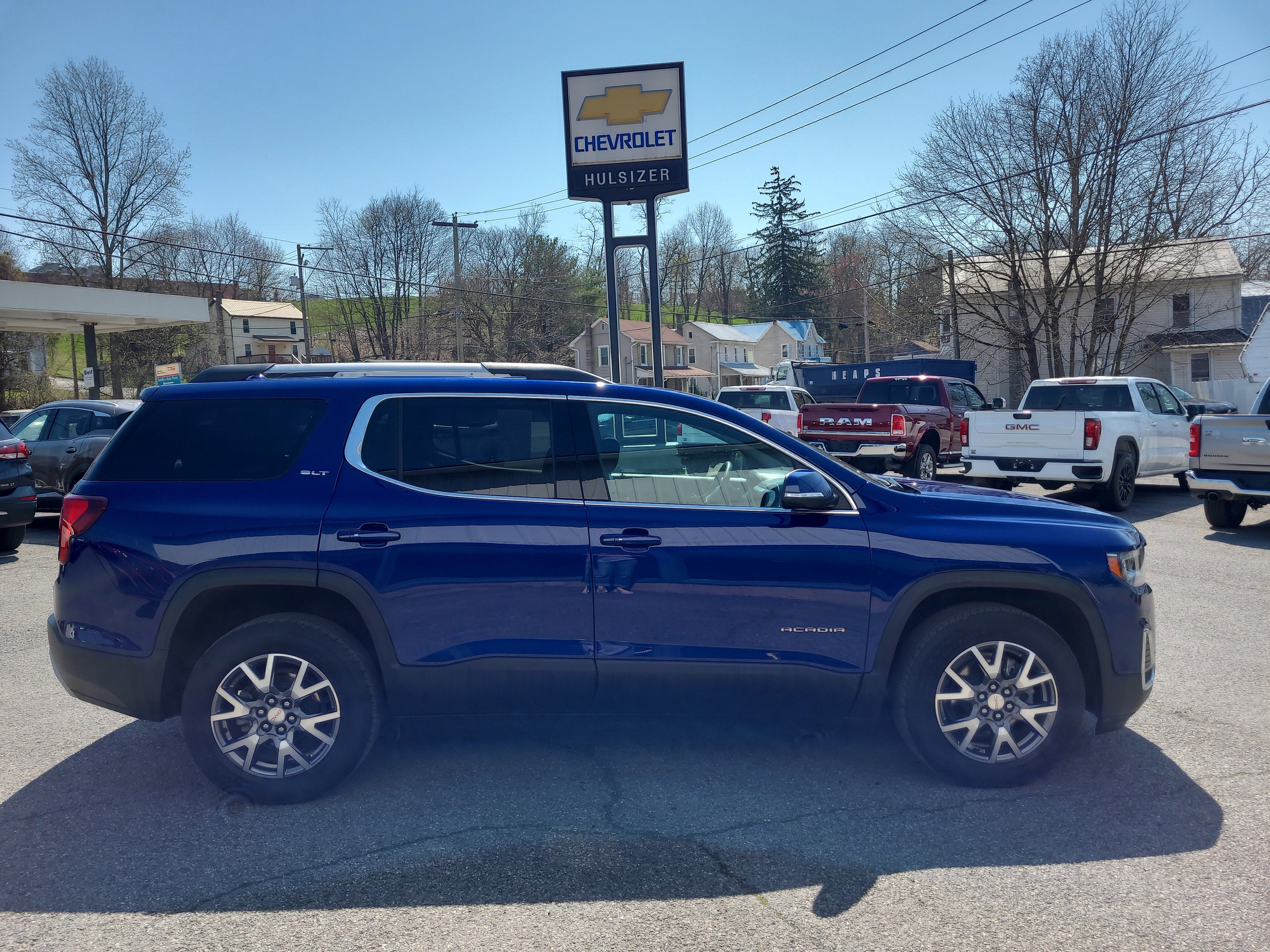 2023 GMC Acadia SLT