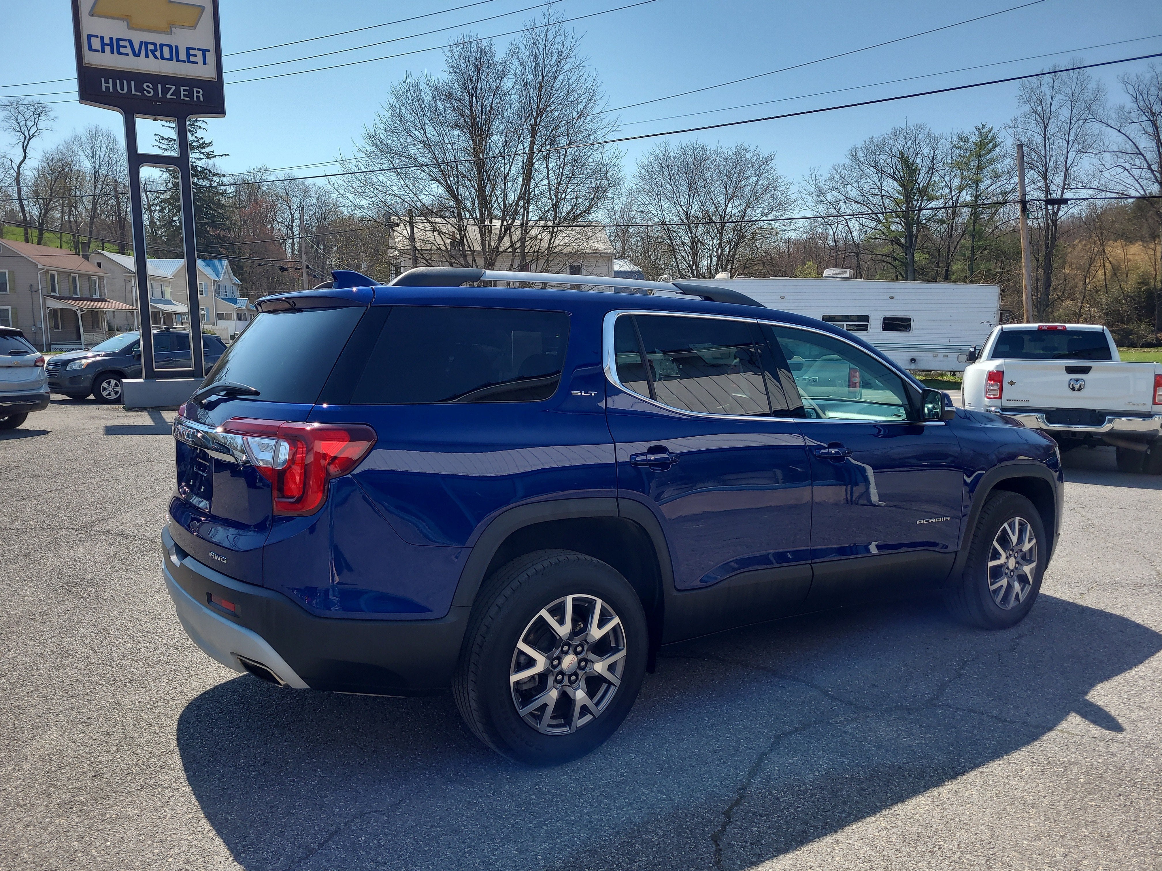 2023 GMC Acadia SLT