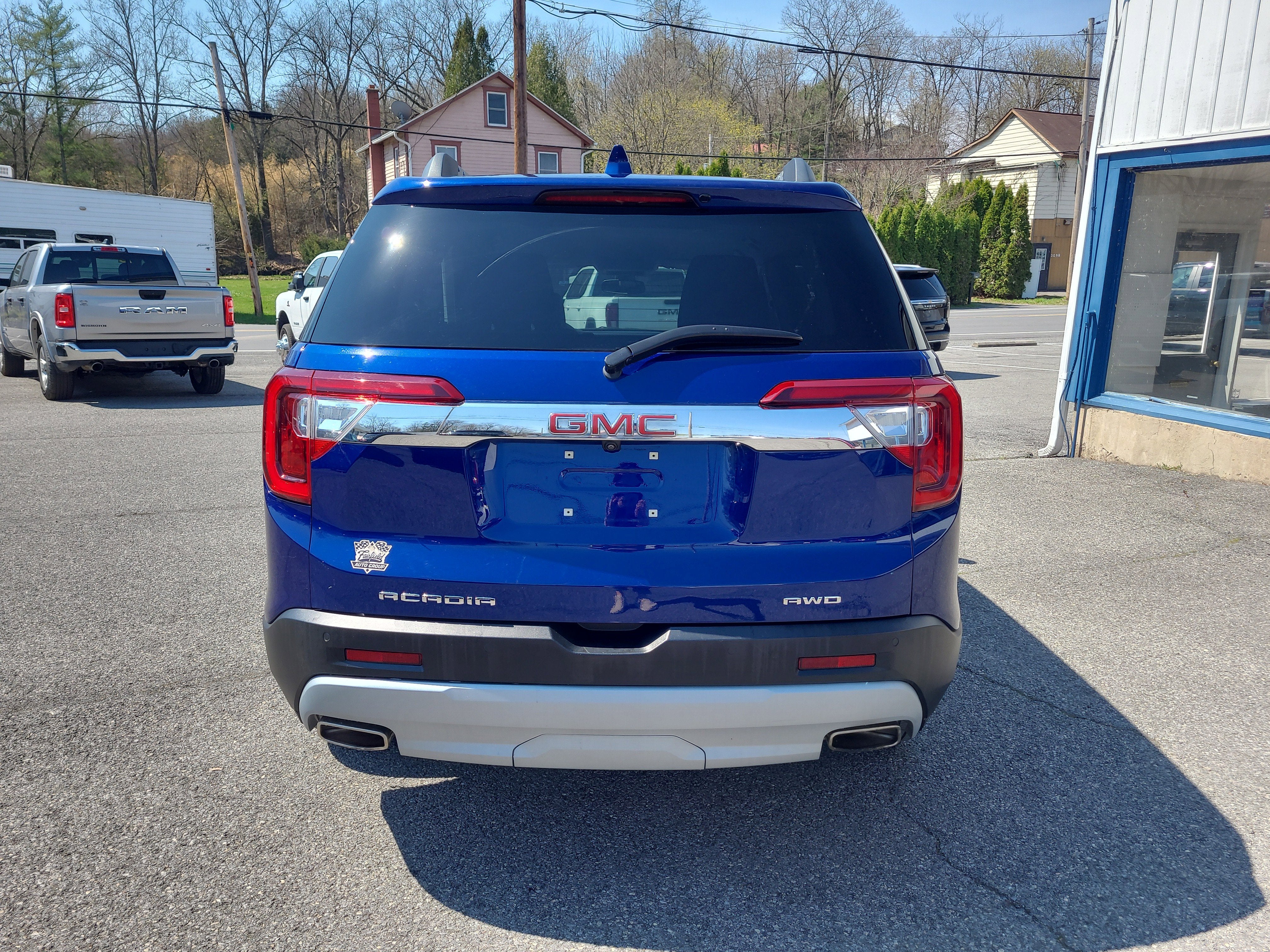 2023 GMC Acadia SLT