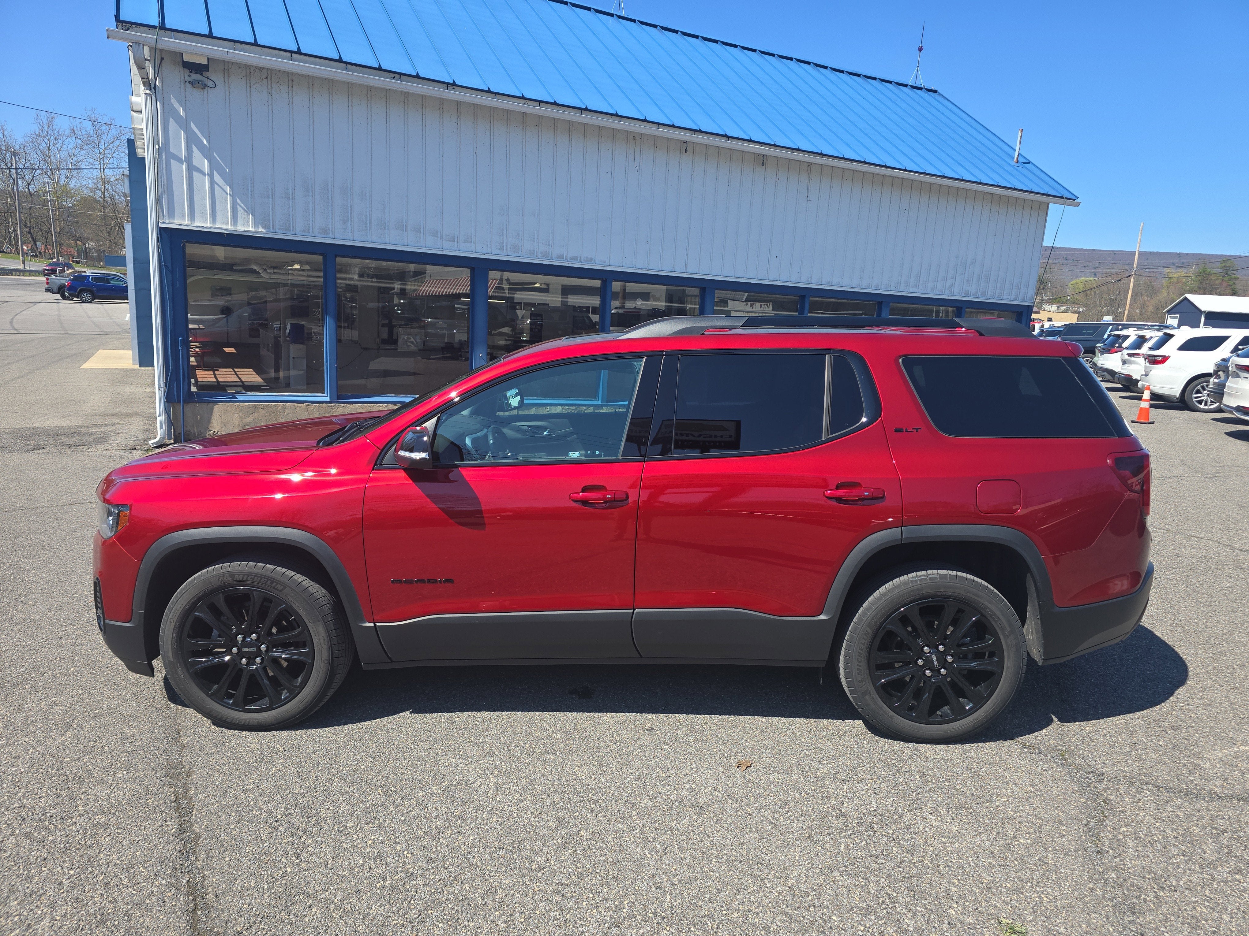 2023 GMC Acadia SLT