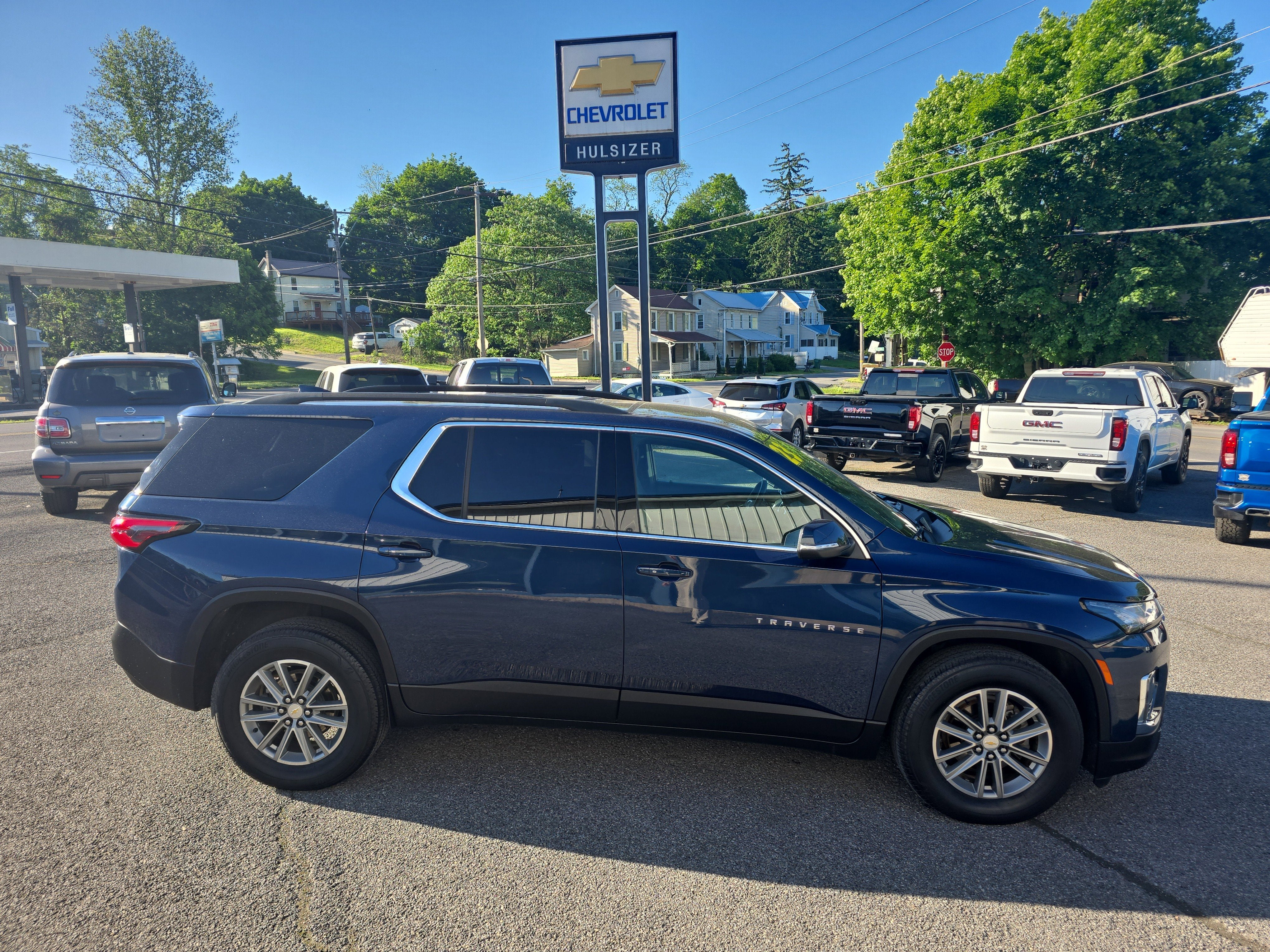 2023 Chevrolet Traverse LT Cloth