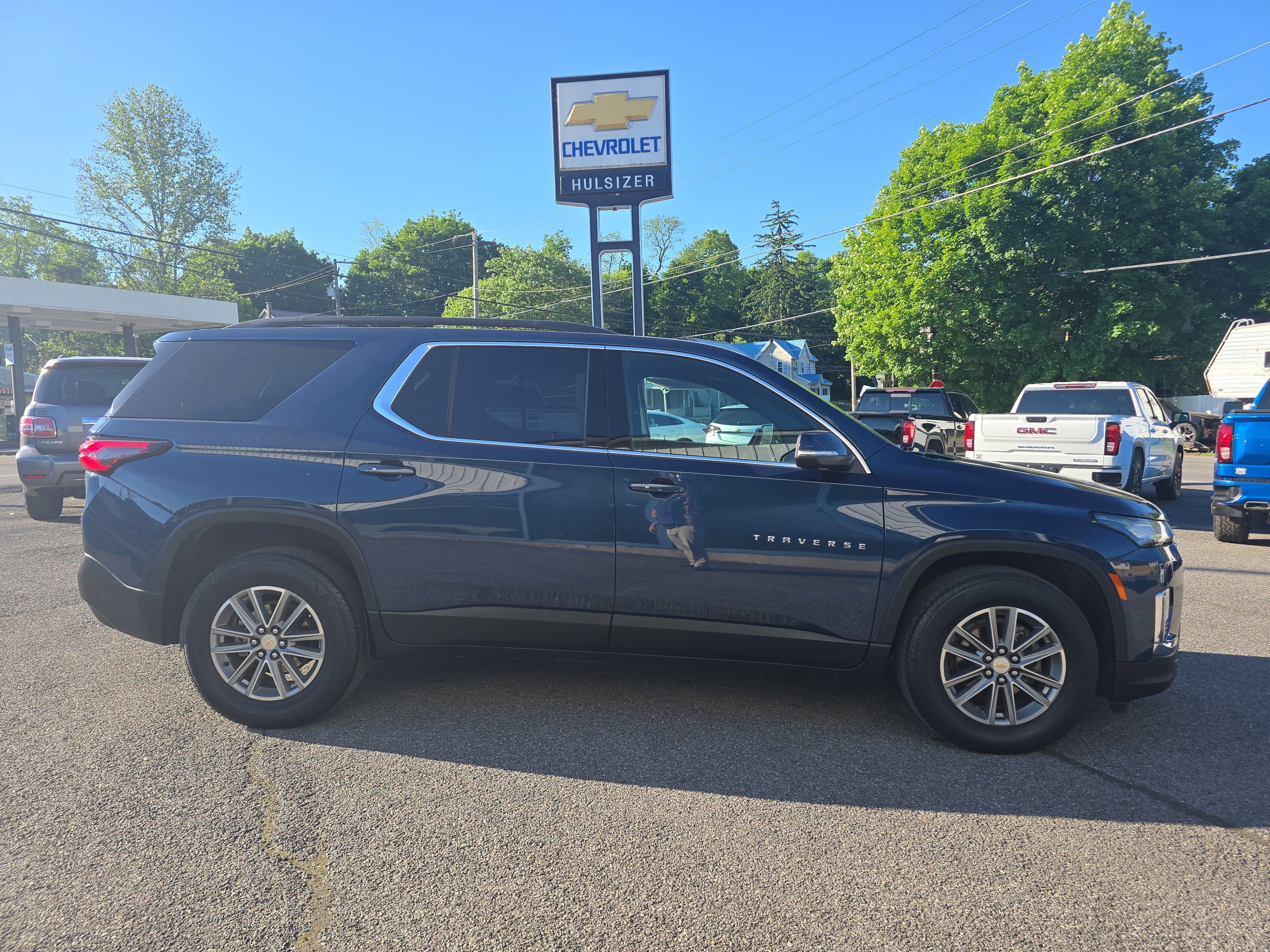 2023 Chevrolet Traverse LT Cloth