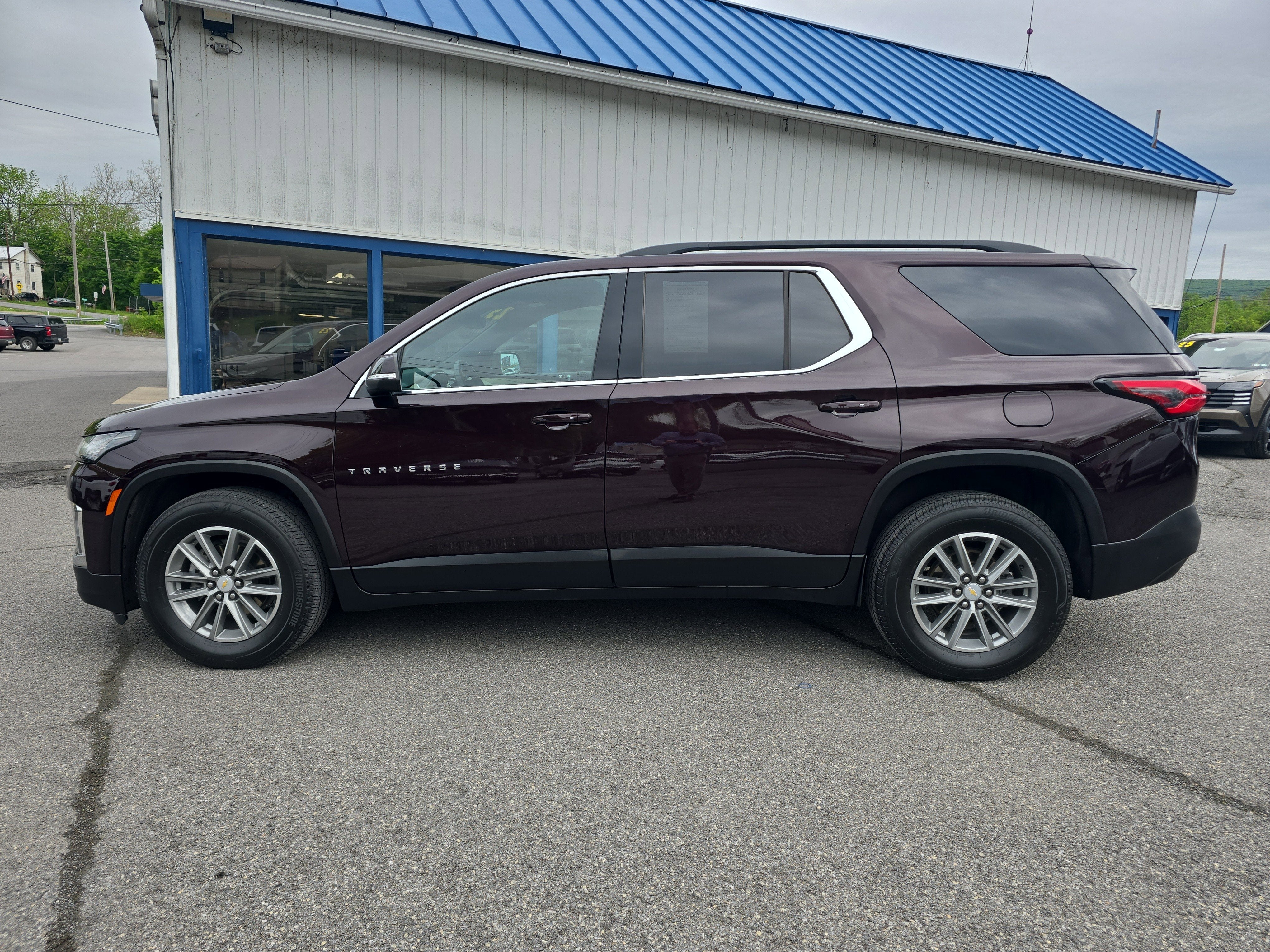 2023 Chevrolet Traverse LT Cloth