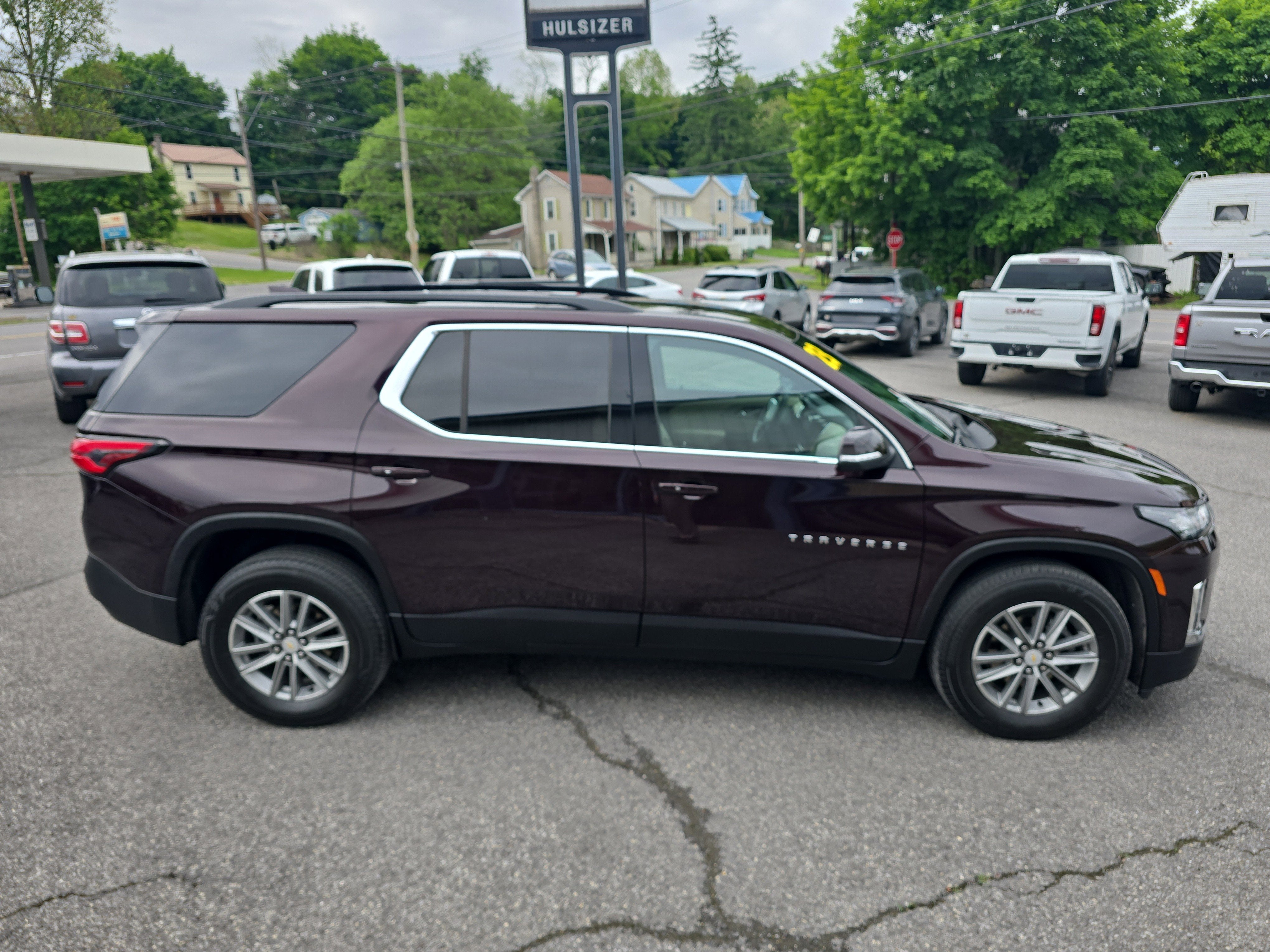 2023 Chevrolet Traverse LT Cloth