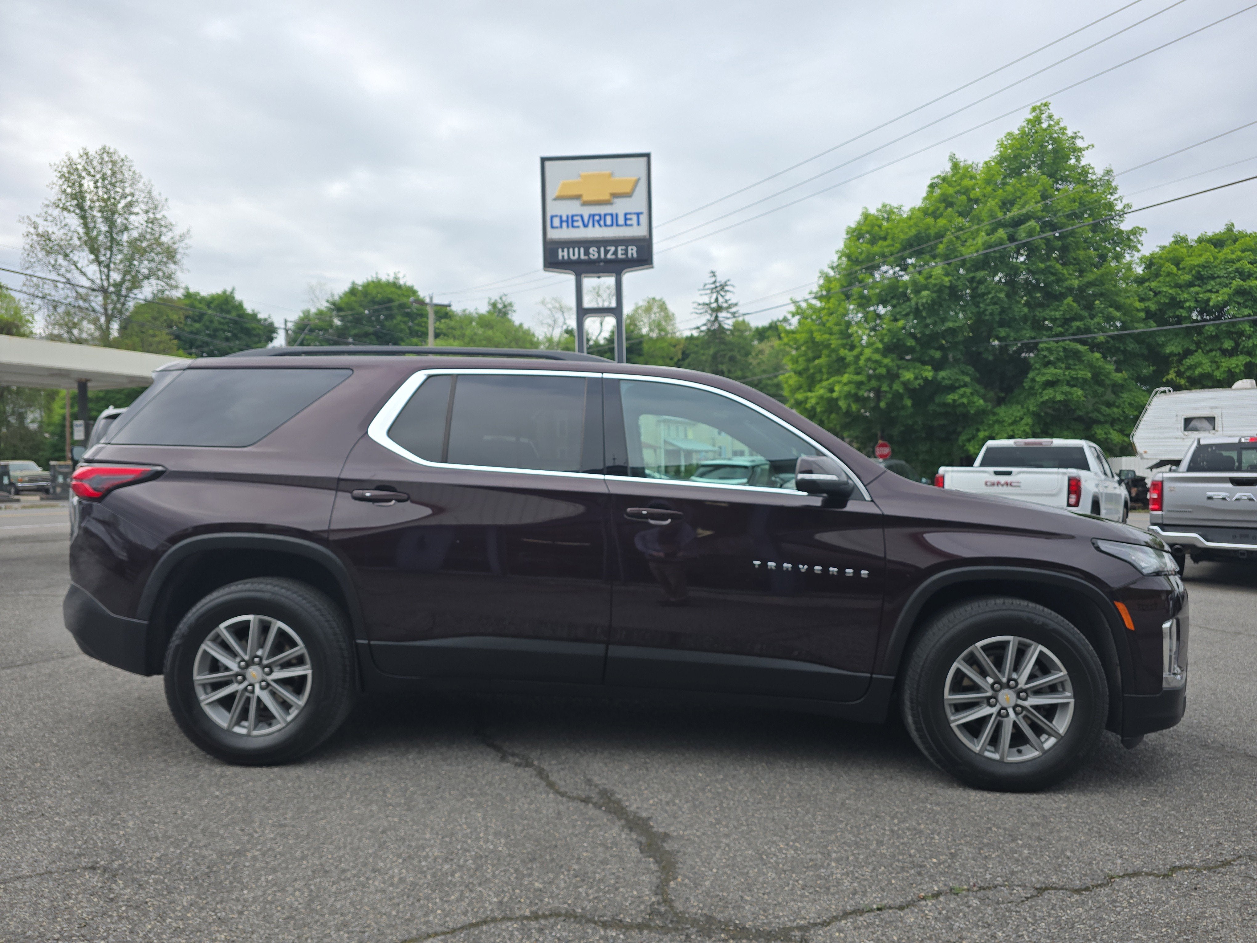 2023 Chevrolet Traverse LT Cloth