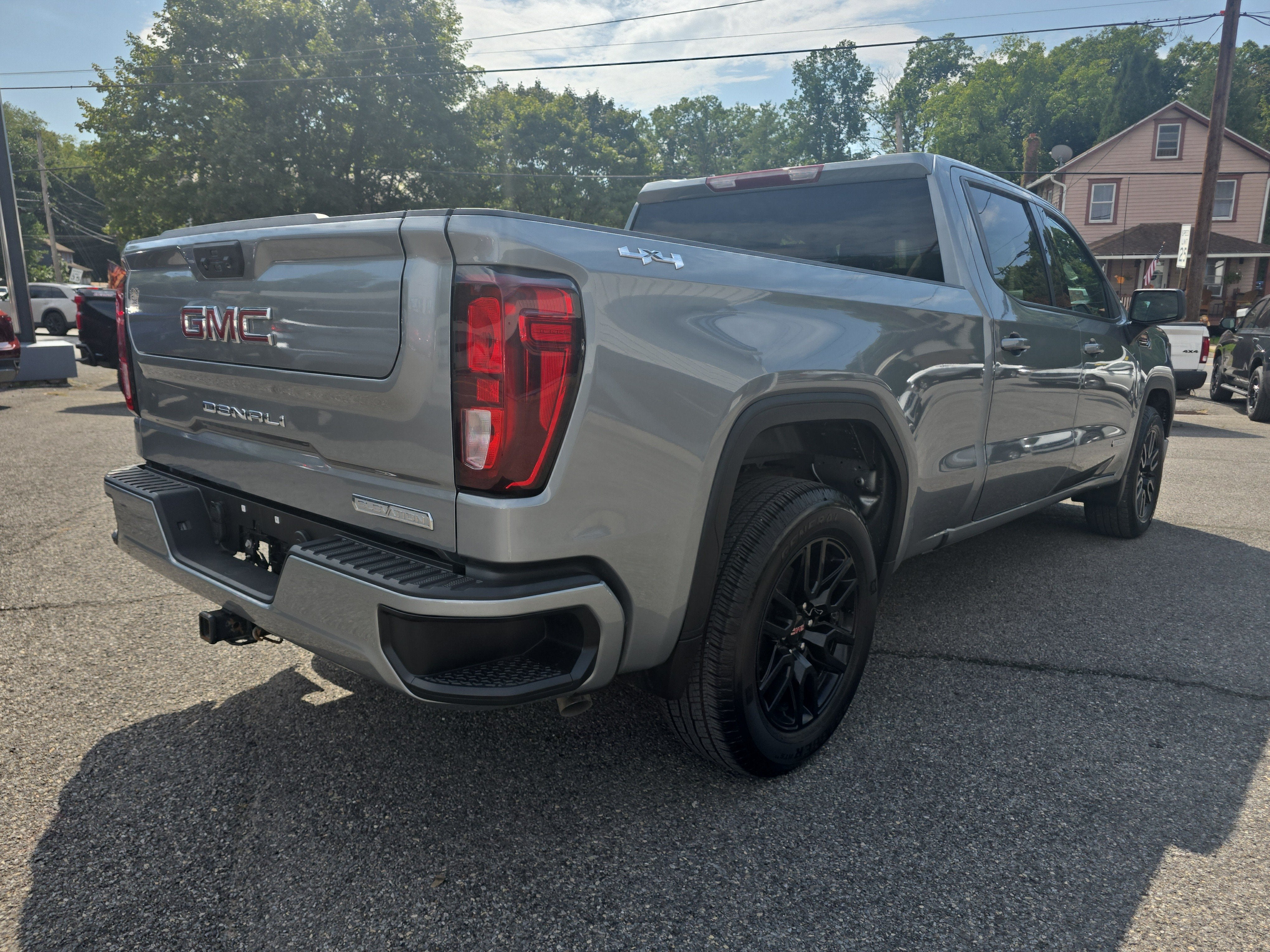 2025 GMC Sierra 1500 Elevation
