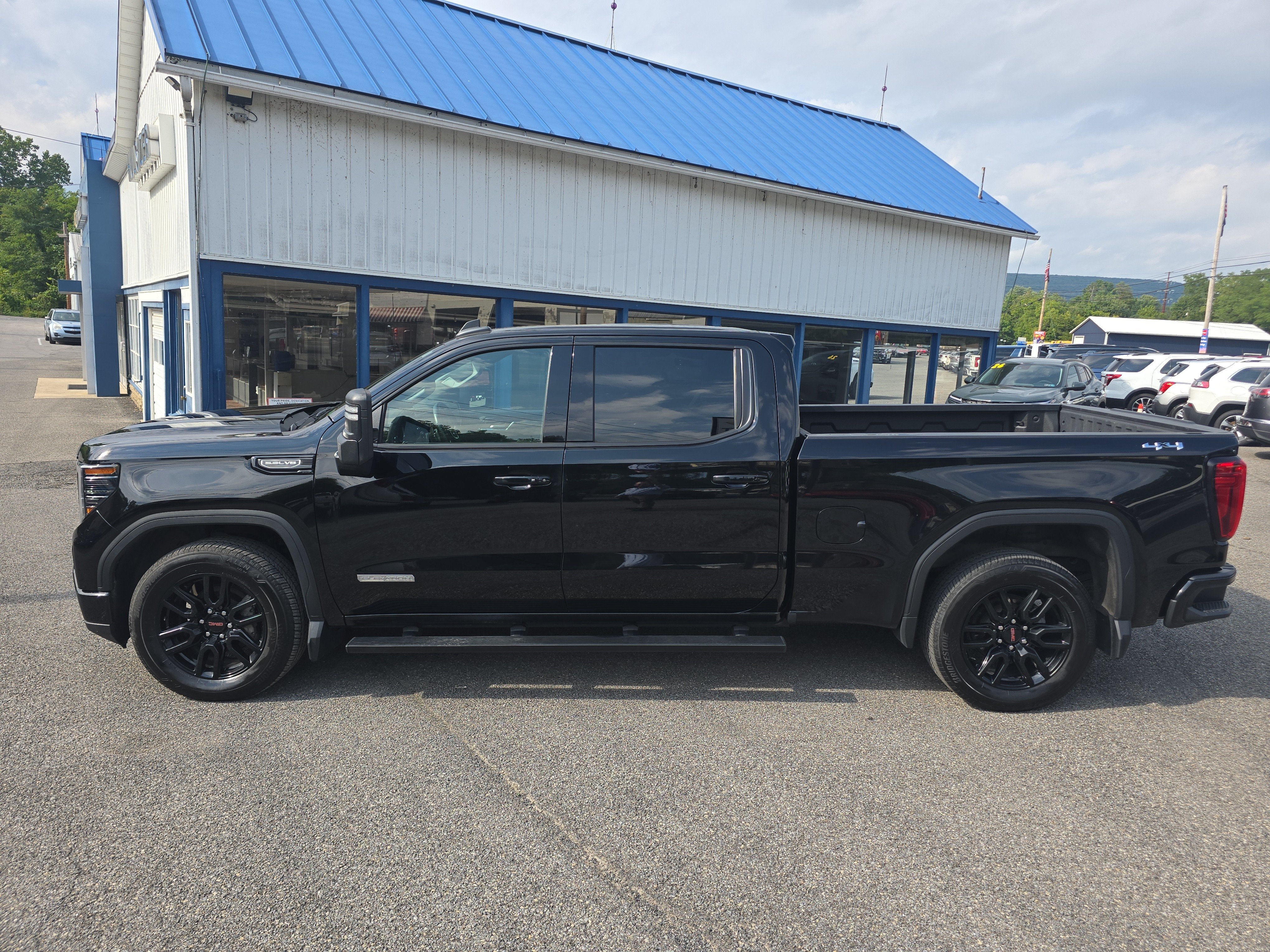 2024 GMC Sierra 1500 Elevation