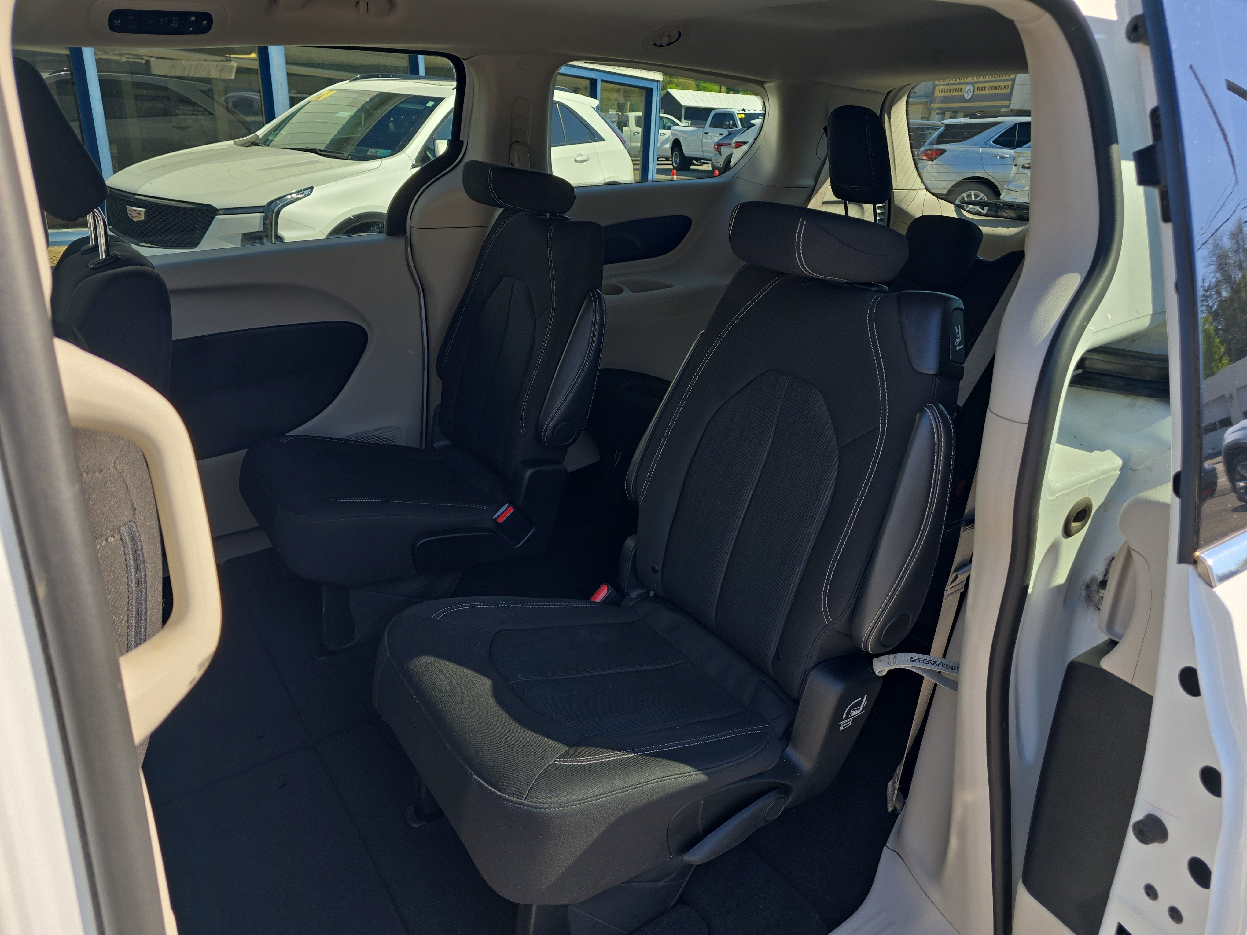 2024 Chrysler Voyager LX