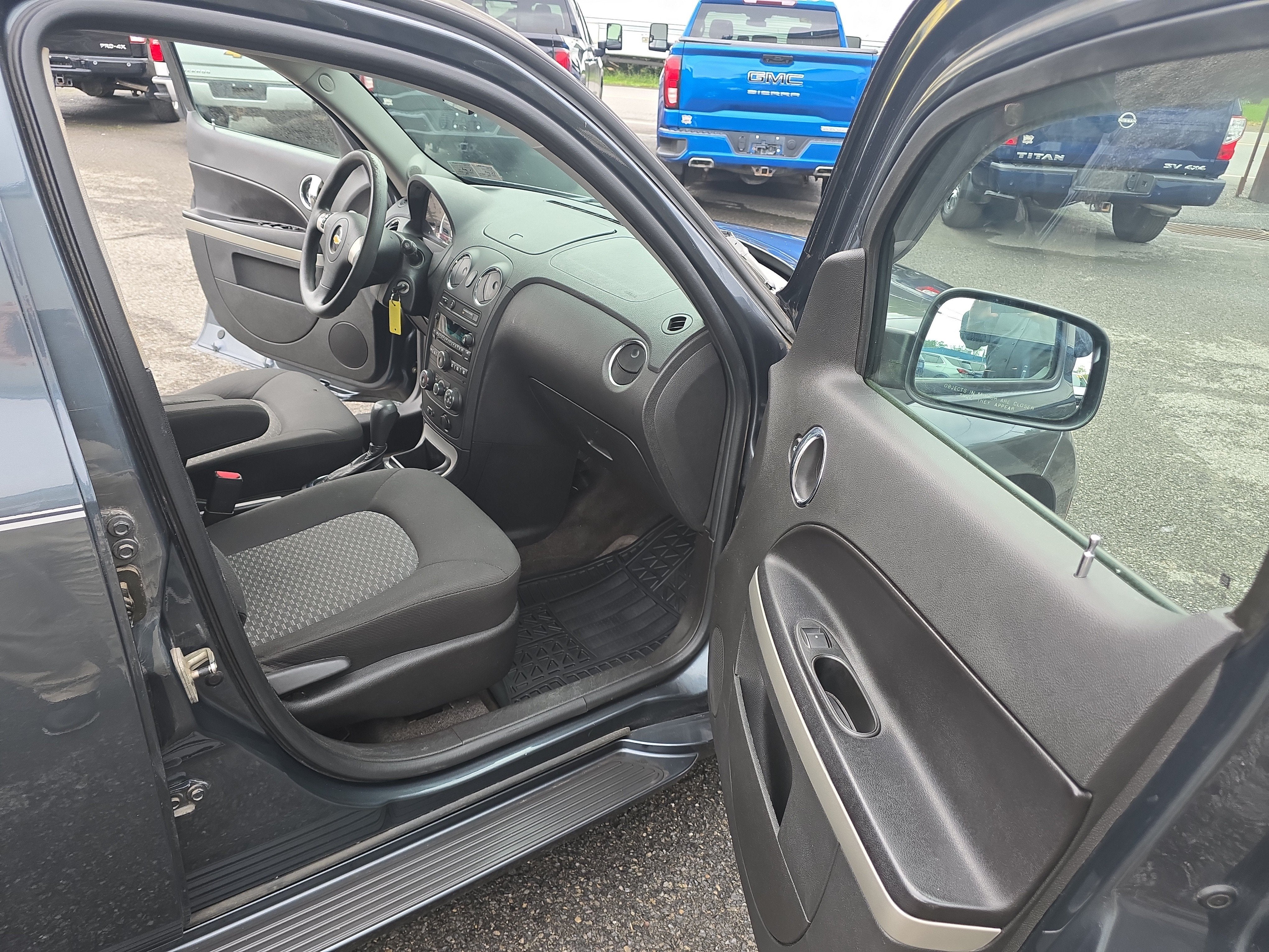 2011 Chevrolet HHR LT w/1LT
