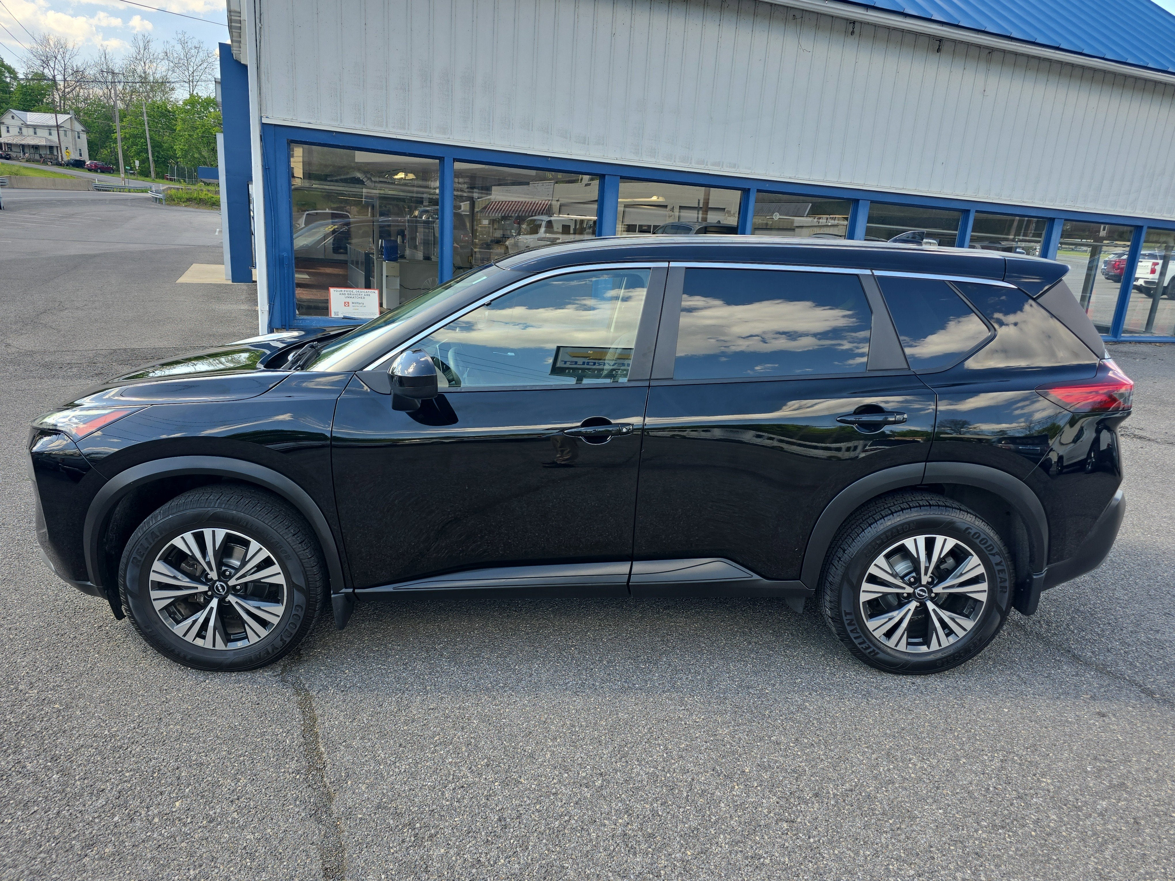 2023 Nissan Rogue SV