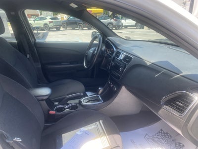 2014 Chrysler 200 LX