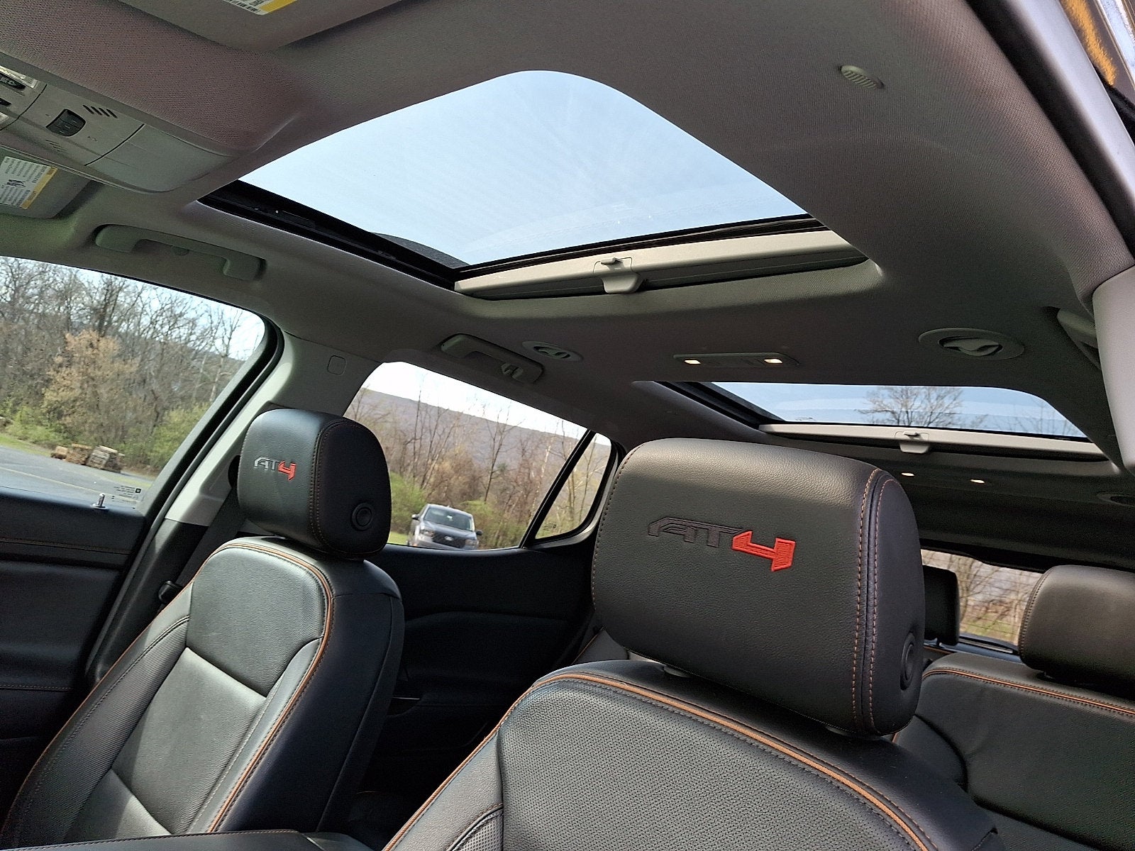 2023 GMC Acadia AT4