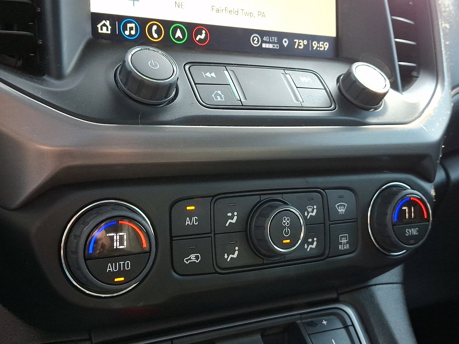 2023 GMC Acadia AT4