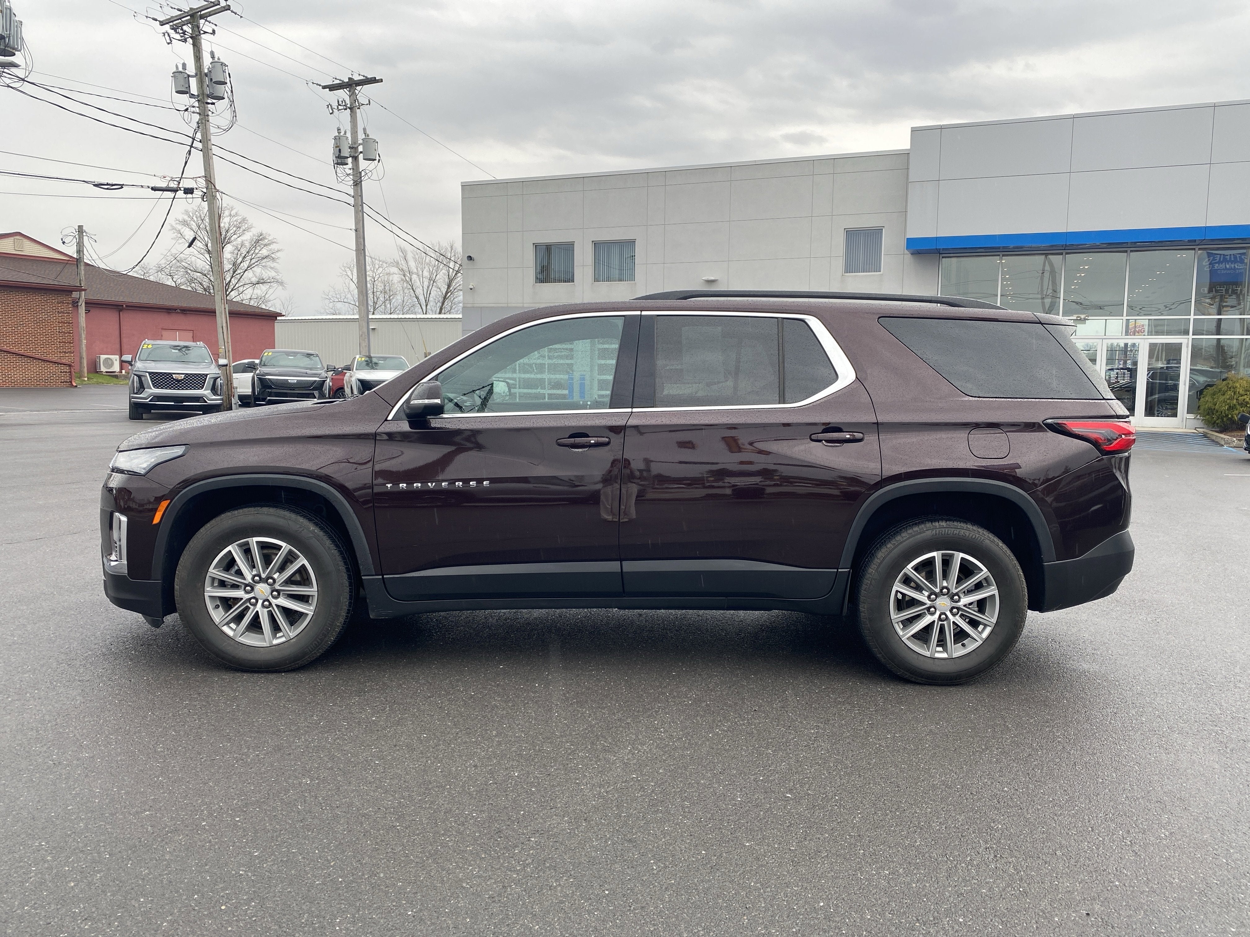 2023 Chevrolet Traverse LT Cloth