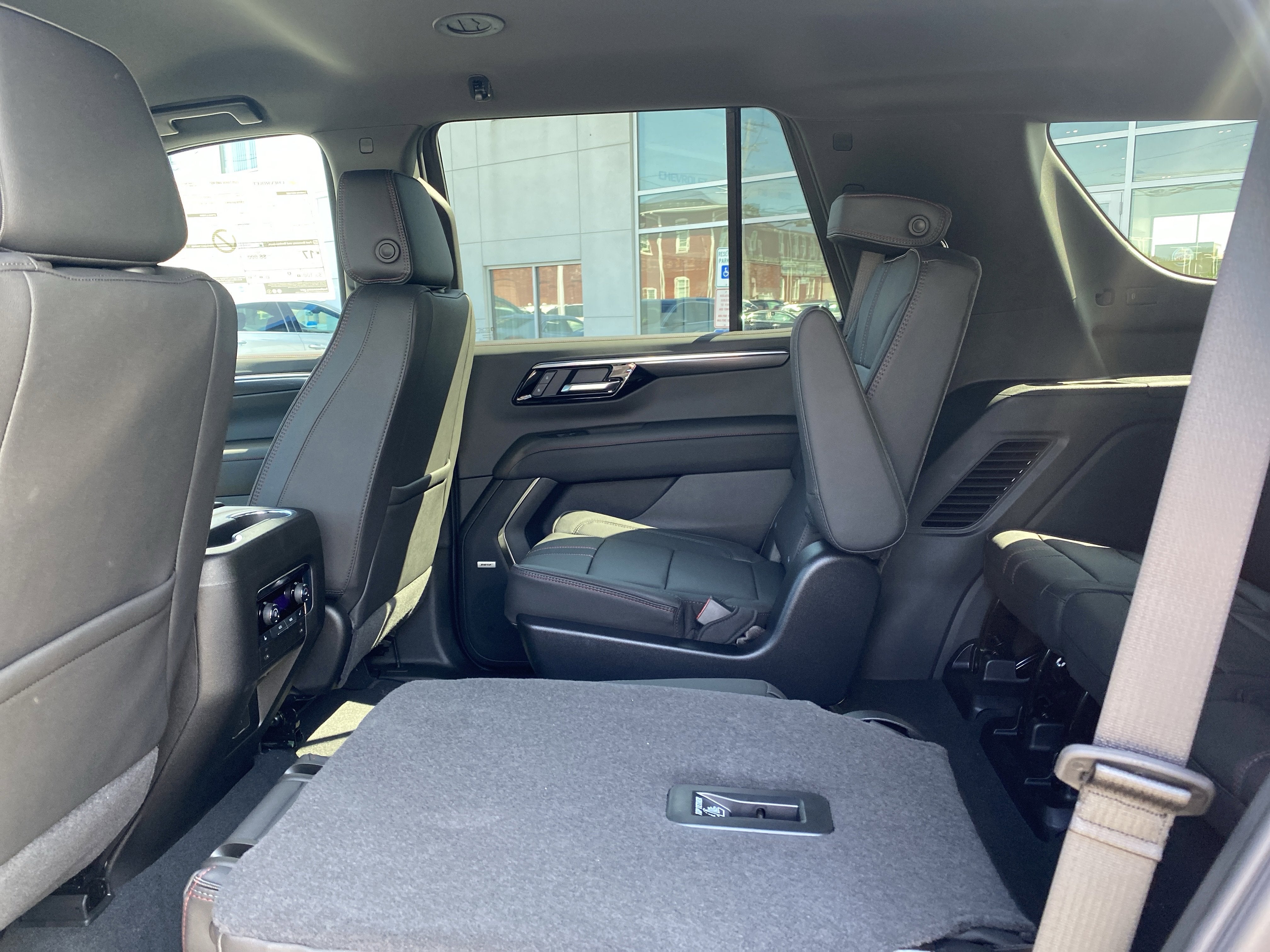 2025 Chevrolet Tahoe RST