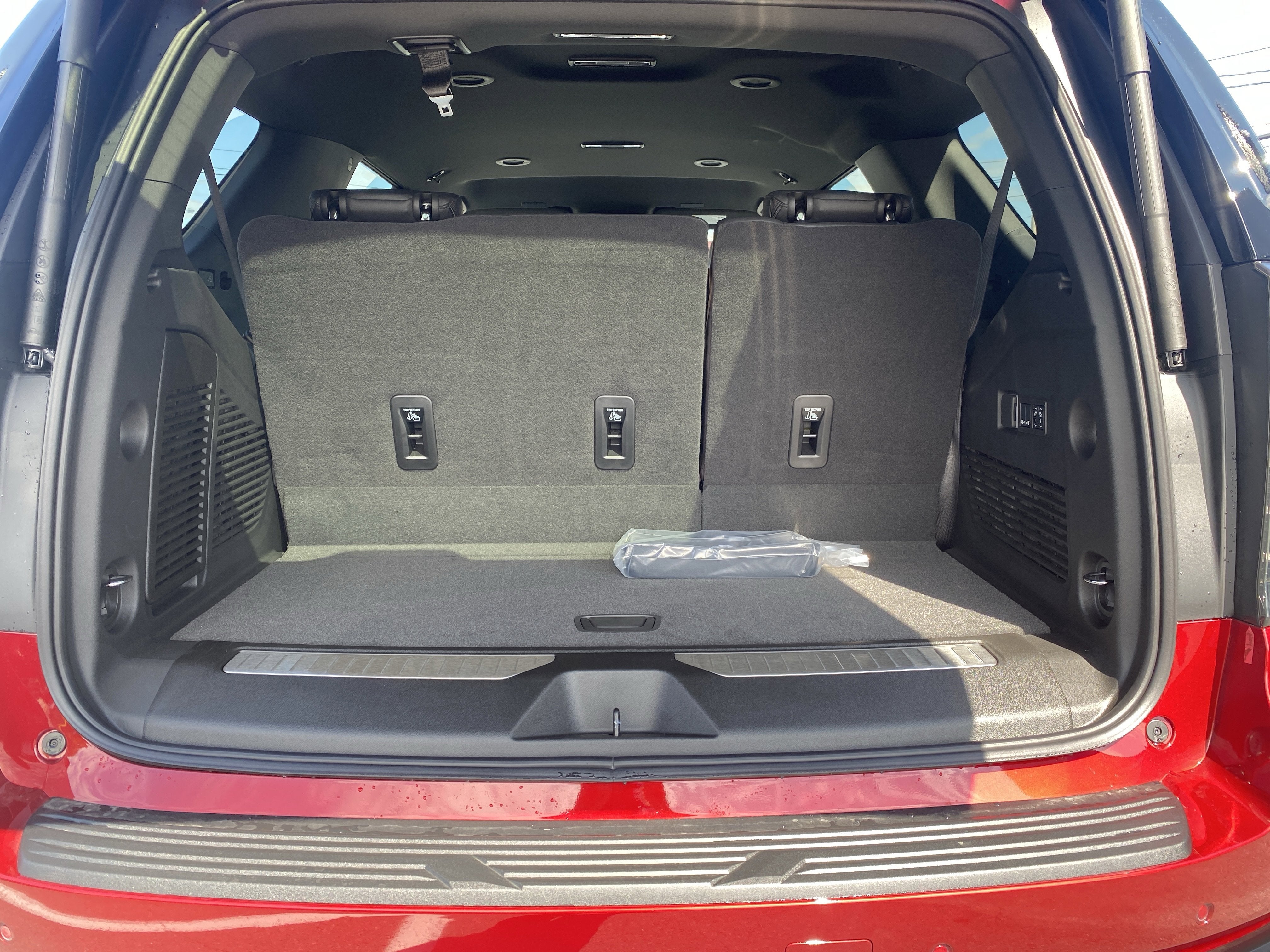 2025 Chevrolet Tahoe RST