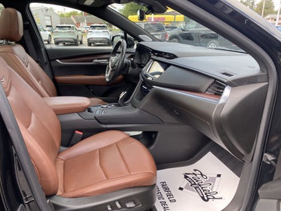 2022 Cadillac XT5 Premium Luxury