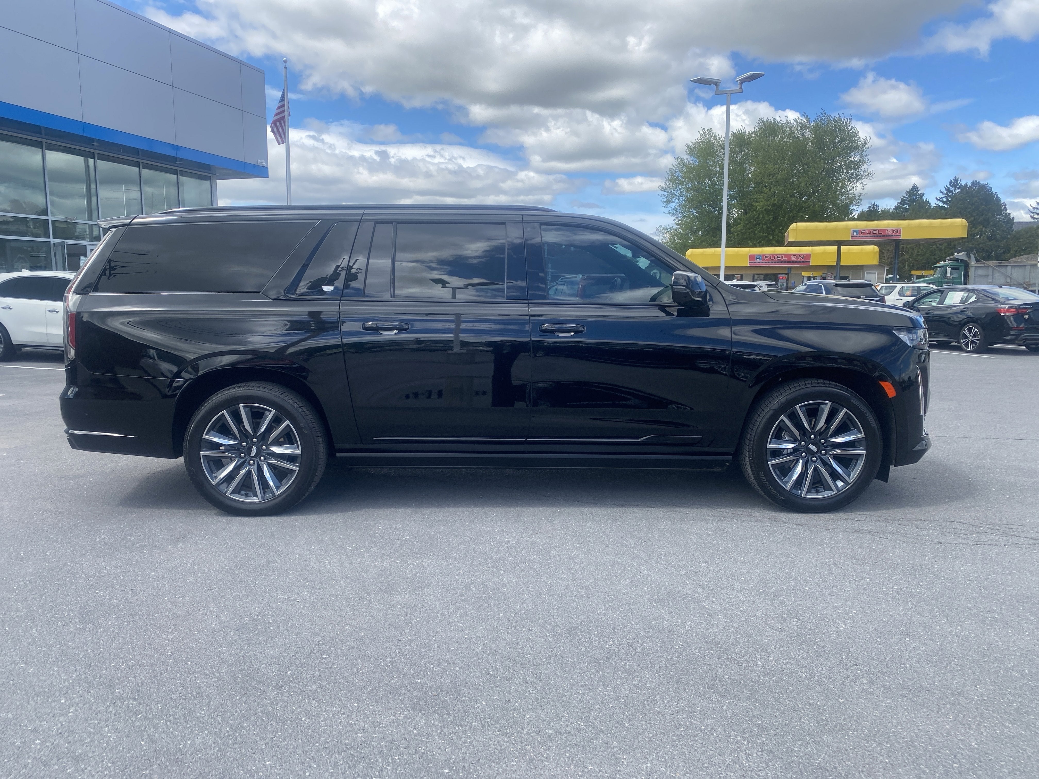2023 Cadillac Escalade ESV Sport