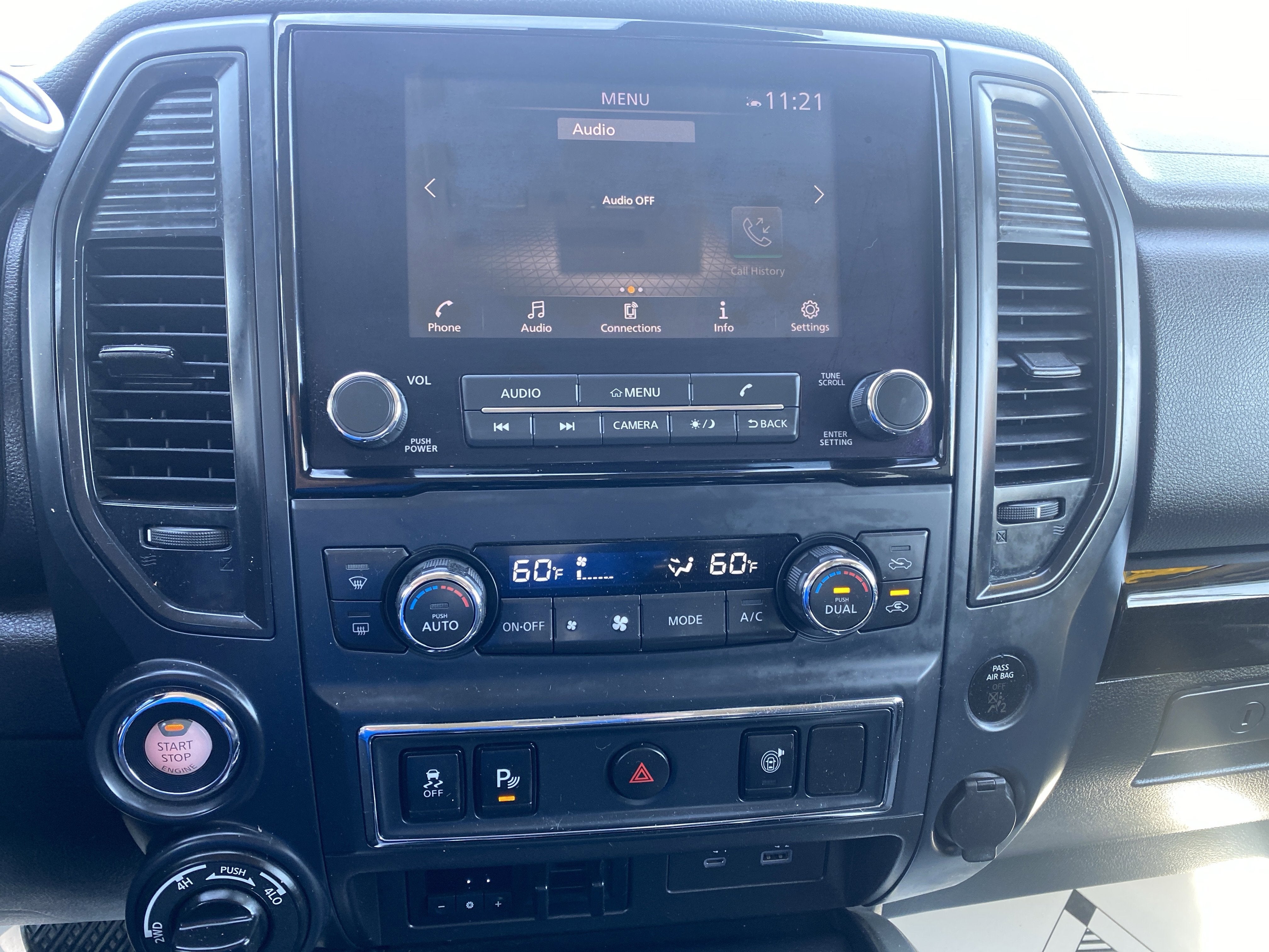 2024 Nissan Titan SV