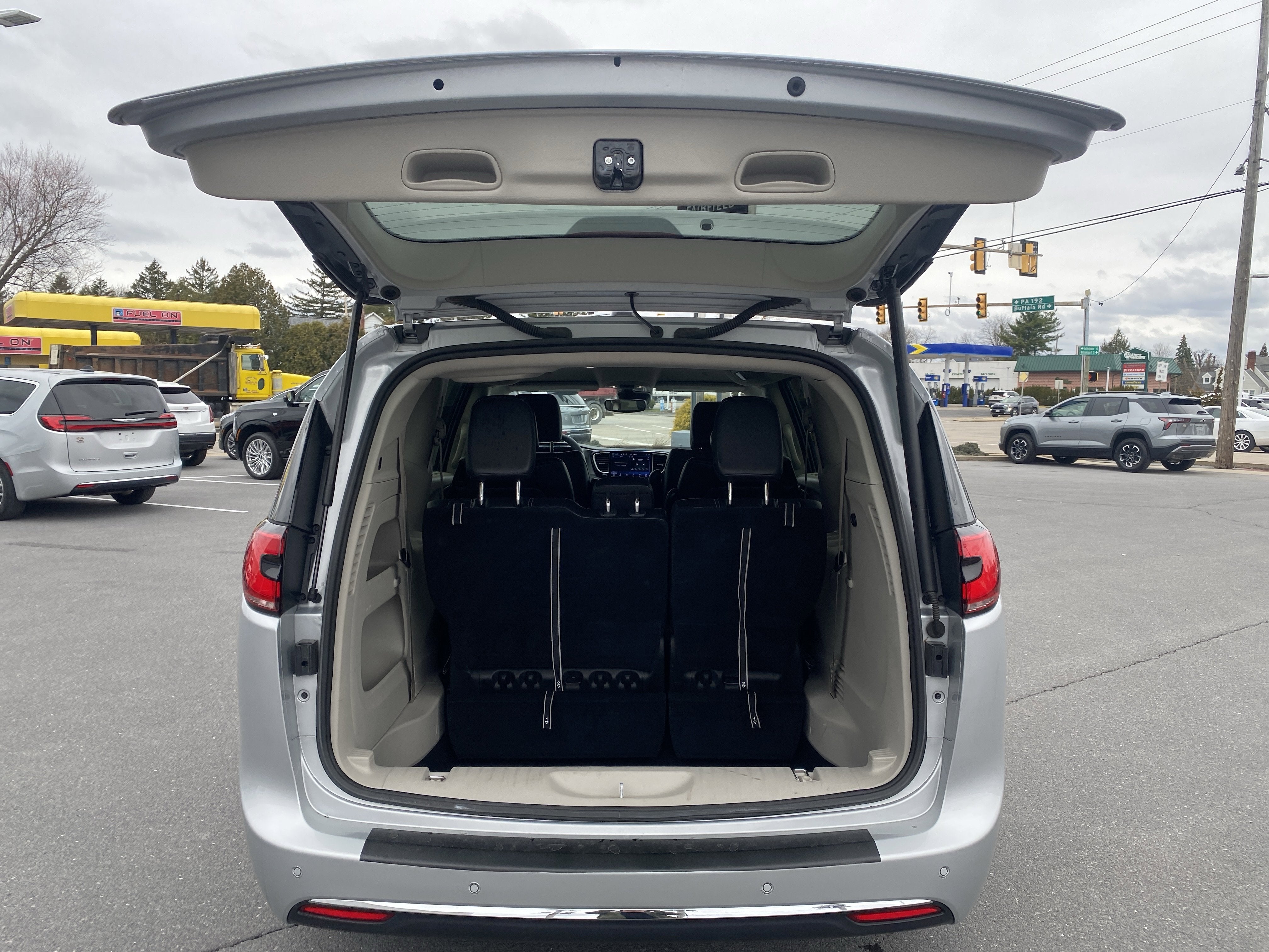 2024 Chrysler Pacifica Touring L