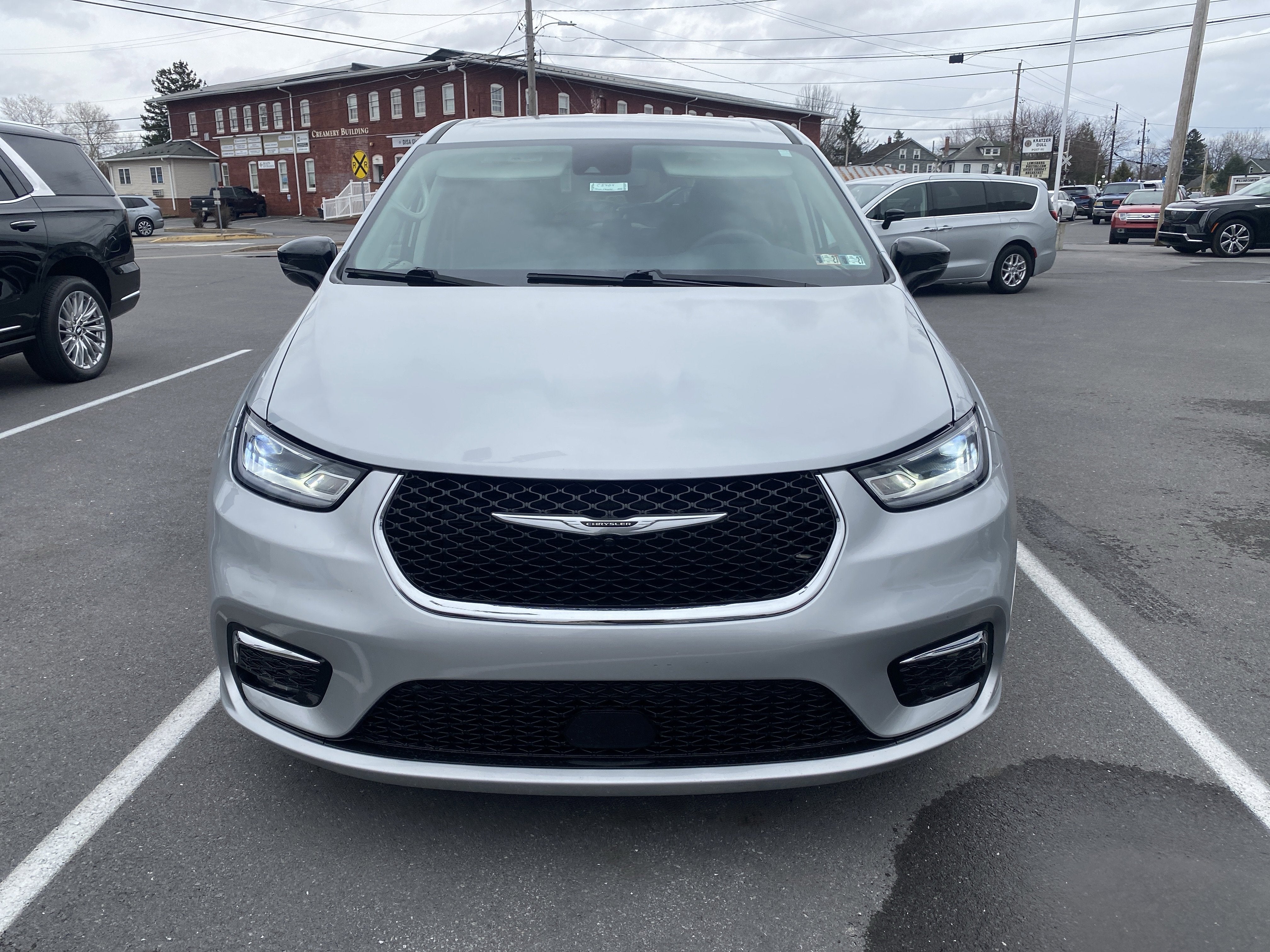 2024 Chrysler Pacifica Touring L