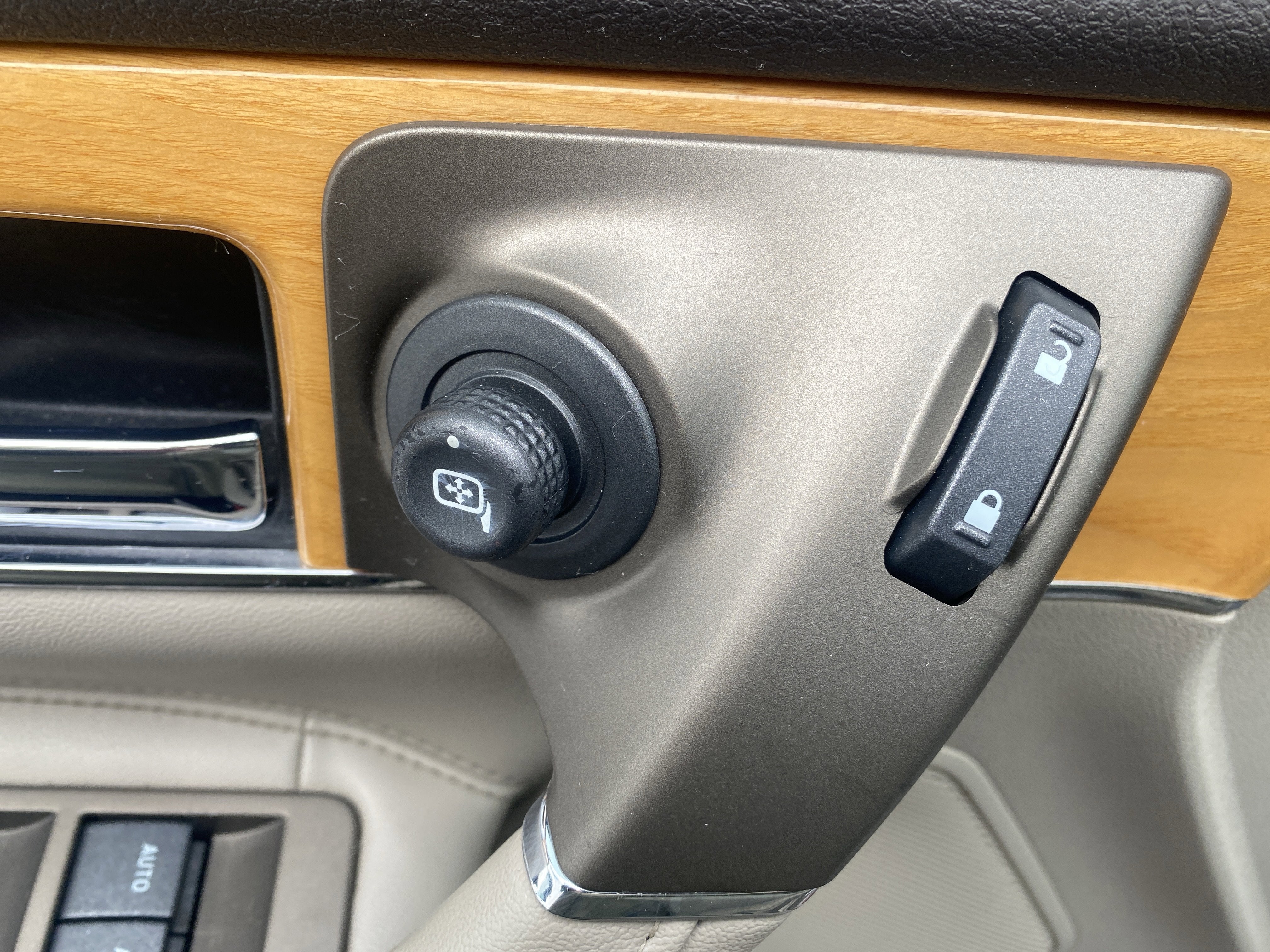 2014 Lincoln MKX Base