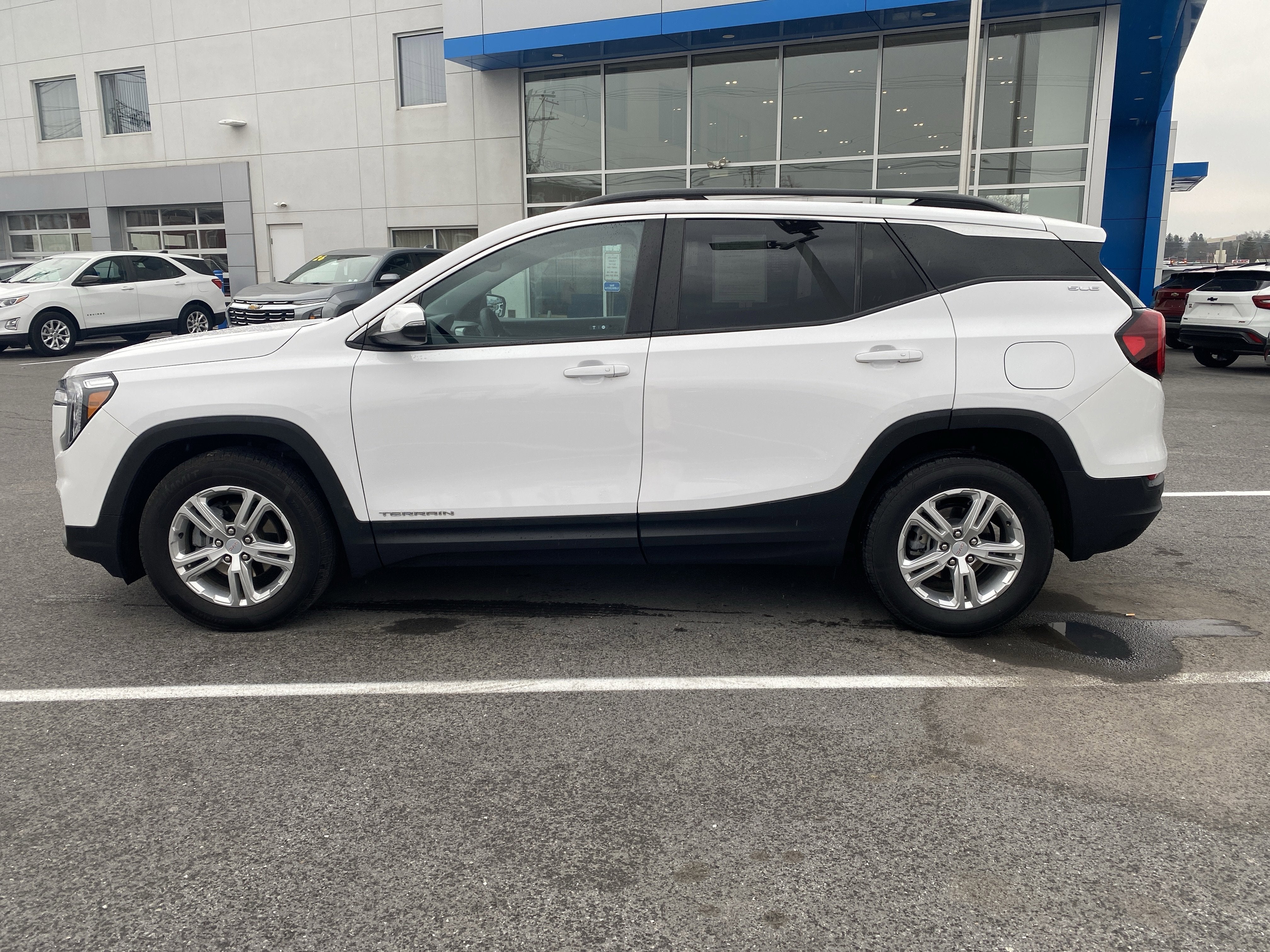 2022 GMC Terrain SLE