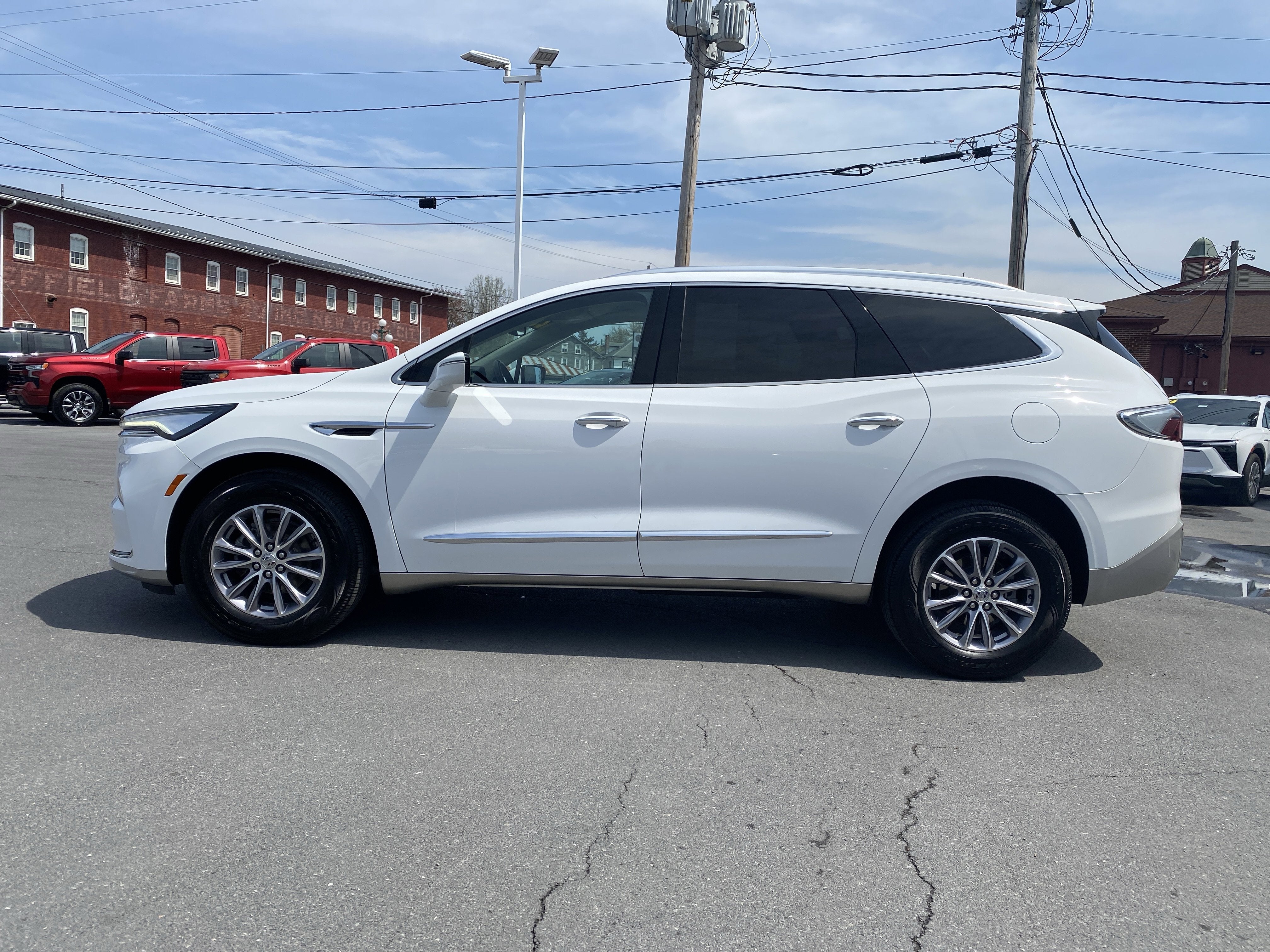 2023 Buick Enclave Essence