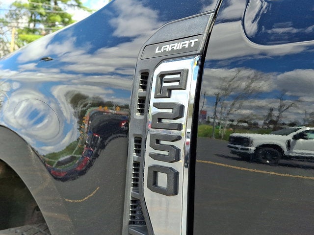 2023 Ford Super Duty F-250 SRW LARIAT