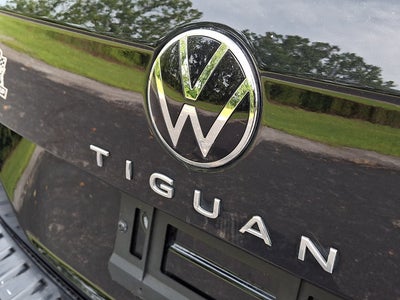 2023 Volkswagen Tiguan SE R-Line Black