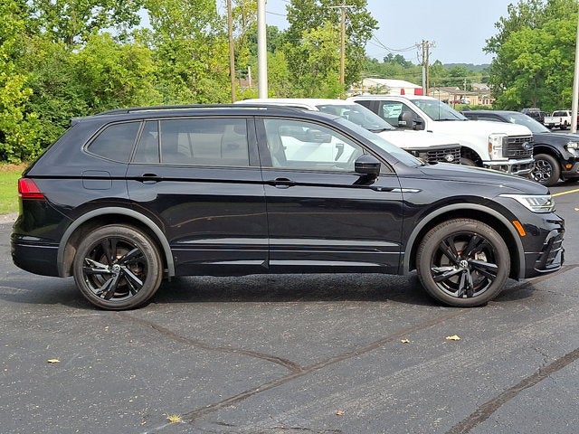 2023 Volkswagen Tiguan SE R-Line Black