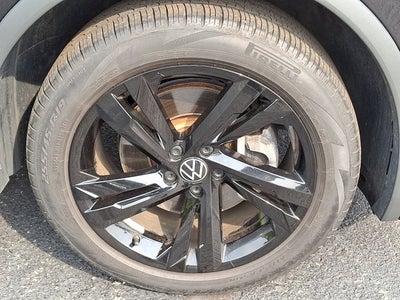 2023 Volkswagen Tiguan SE R-Line Black