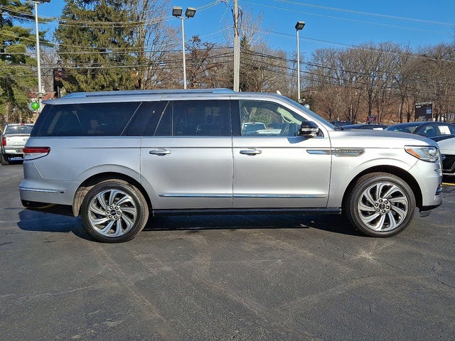 2022 Lincoln Navigator L Reserve